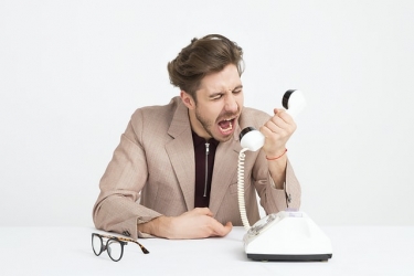 コミュニケーション能力が低いと仕事にどんな障害が出るのか？